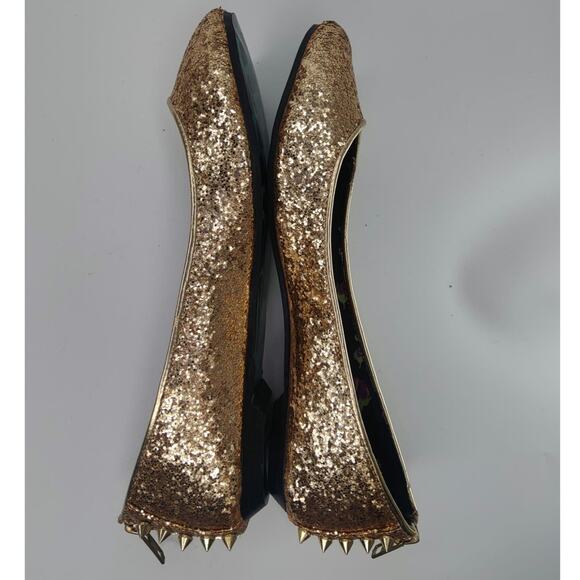 Y2K Gold Betsy Johnson studded flats sz 7 - Picture 5 of 8